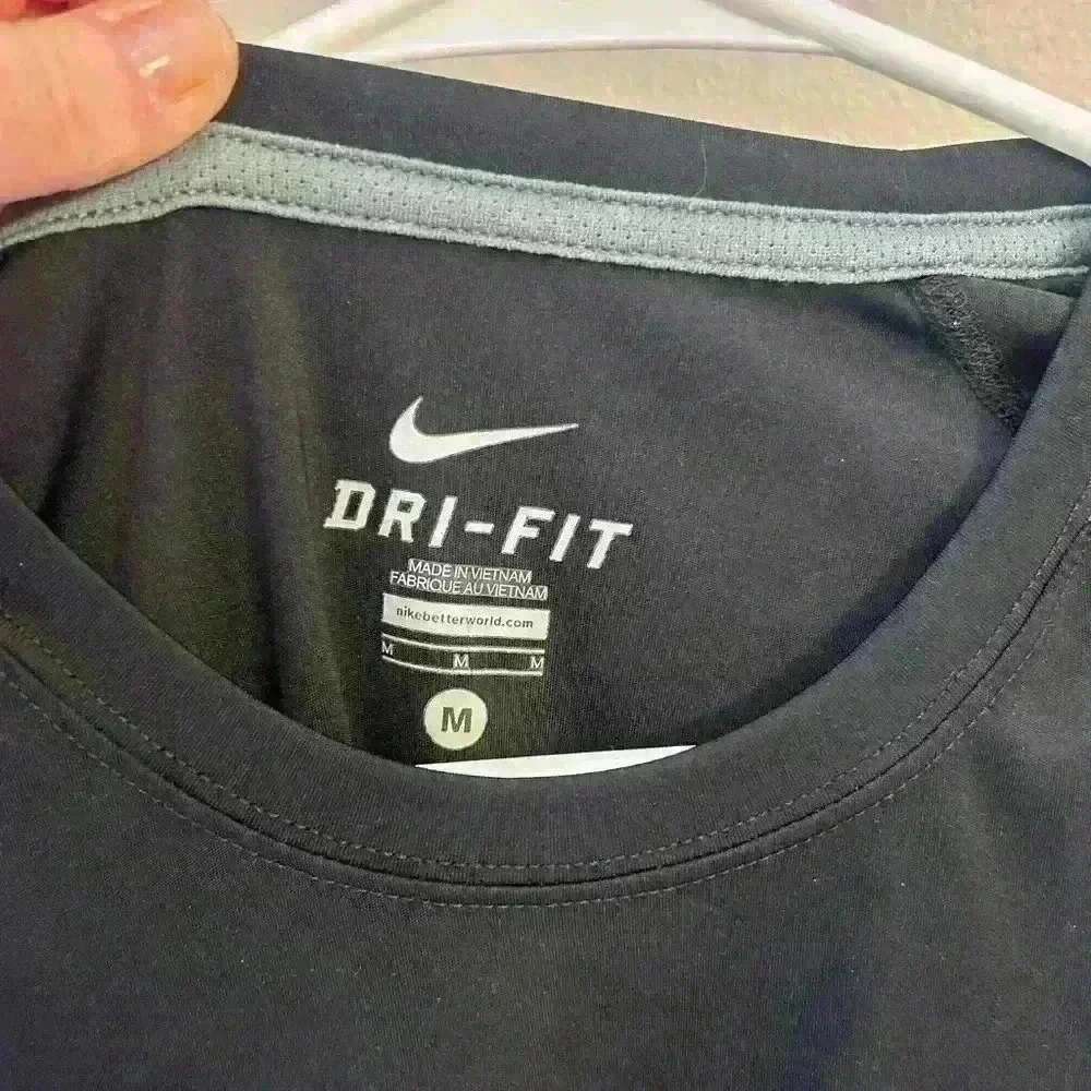 Men's Nike dry medium black athletic short sleeve
